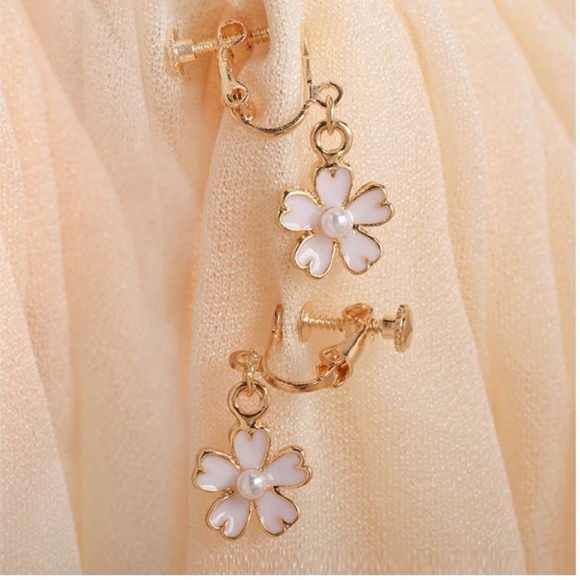 5/$24 Pink Flower Cork Screw Clip On Earrings - Picture 3 of 6